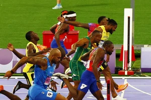 Olympic Paris 2024: Hy hữu chân chạm vạch trước nhưng lại là người về sau