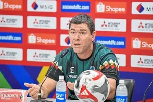 HLV Simon Elissetche của Đông Timor tiết lộ khó khăn đến nao lòng