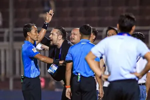 Cục Cảnh sát hình sự yêu cầu VFF xem xét vụ tổ trọng tài bị treo còi