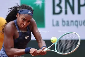 Tiếp lời Ons Jabeur, tay vợt Mỹ Coco Gauff khiến Roland Garros đau đầu