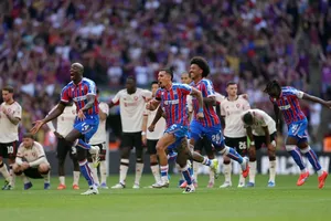 Hạ gục Liverpool, Crystal Palace vô địch Siêu Cúp Anh