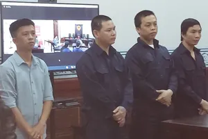 Đặt mua súng qua mạng rồi dùng để cướp tài sản của người giao hàng