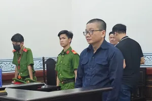 Cựu điều tra viên làm giả quyết định của công an, viện kiểm sát lãnh 7,5 năm tù