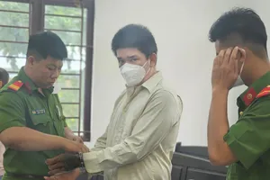 Dâm ô con gái ruột, lãnh 5 năm tù