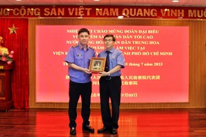 VKSND TP.HCM tiếp đoàn đại biểu VKSND Tối cao của Trung Quốc 