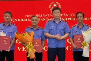 VKSND TP.HCM trao các quyết định về công tác cán bộ