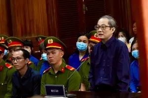 Cựu giám đốc BV Thủ Đức Nguyễn Minh Quân được gặp mẹ trong giờ giải lao