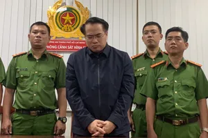 Cựu cục trưởng Cục Đăng kiểm Đặng Việt Hà chi 100.000 USD thu thập thông tin từ công an nhưng bị lừa