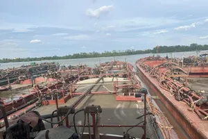 Cựu công an 'ra giá' 3 tỉ để lo lót vụ hút cát lậu trên biển Cồn Ngựa sắp hầu tòa