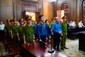 Vụ Trung tâm Dạy nghề lái xe Sài Gòn: 1 bị cáo ngất xỉu sau khi nghe mức án