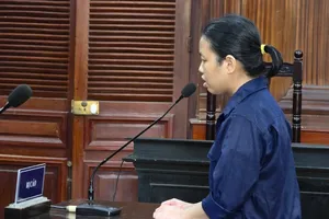 Nữ nhân viên thu phí tham ô 8,2 tỉ đồng của bệnh viện bị phạt 20 năm tù