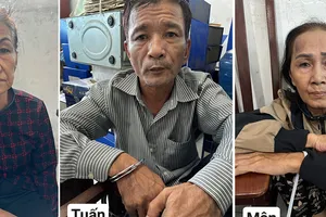 Truy tố băng nhóm dàn cảnh móc túi trên xe buýt ở TP.HCM