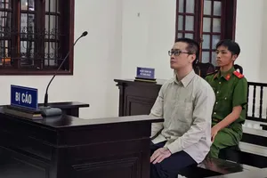 Lãnh án vì để vợ cũ và người yêu cũ gặp nhau