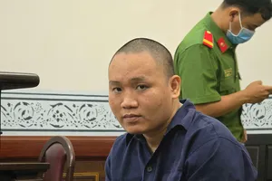 Đâm cảnh sát khu vực trọng thương, lãnh 14 năm tù