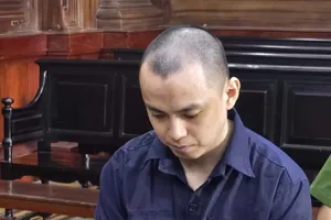 Cựu nhân viên ngân hàng giả chữ ký khách để chiếm đoạt 5 tỉ đồng