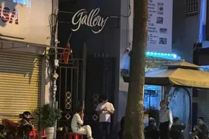 Đằng sau ám hiệu 'Green jacket 17', 'Combo Hải sản lớn' 