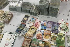 Cặp đôi thành lập công ty, nhận rửa hơn 1,4 triệu USD để chuyển đi nước ngoài