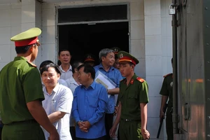 Hoãn xử vụ lừa đảo ngàn tỉ vì vắng nhiều nhân chứng