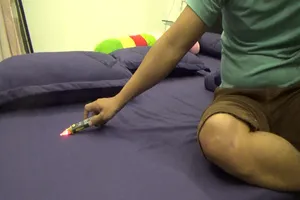 Hoảng hồn vì đồ vật khắp nơi trong nhà đều tích điện