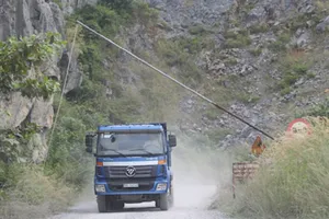 Sạt lở mỏ đá, 2 công nhân tử vong 