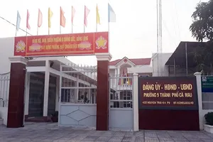 Cách chức Phó chủ tịch phường nhận 5 triệu đồng của dân