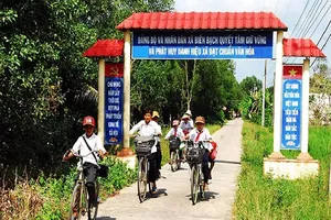 Khoe nhậu có nữ tiếp viên, 5 cán bộ ở Cà Mau bị xử lý