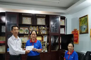 Công nhân vệ sinh Cà Mau trả lại 38 triệu đồng nhặt được