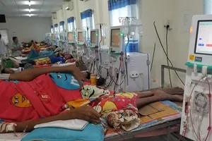 Cà Mau: Cha mời thầu, con làm bên trúng thầu