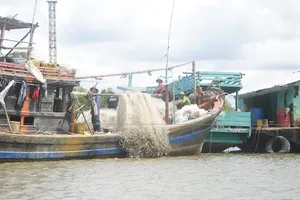 Người thân trả tiền 'chuộc lại' 4 ngư dân bị Malaysia bắt