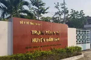 Đã trả đủ 3 tháng lương cho 120 y bác sĩ ở Cà Mau