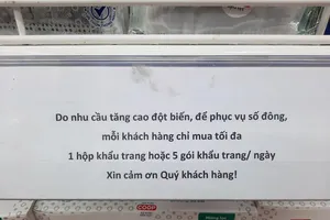 Cà Mau: Nhiều tiệm treo bảng hạn chế bán khẩu trang