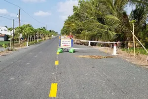 Cà Mau tạm cấm ô tô đoạn đường trăm tỉ mới xong đã sụp