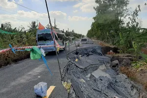 Vụ đường 700 tỉ ở Cà Mau: Cảnh báo nguy cơ tiếp tục sụt lún