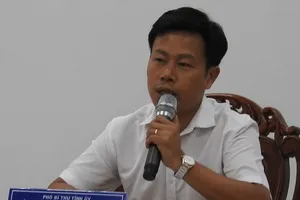 Chủ tịch Cà Mau tiếp những người tố giác bị mất trộm tôm tấn