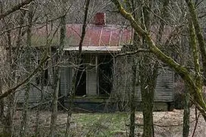 1 phụ nữ chết trong nhà hoang ở Cà Mau nghi mất nhiều vàng