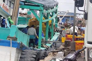 Bạc Liêu: Để hàng hóa ách tắc, chủ tịch huyện phải chịu trách nhiệm 