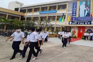 Cà Mau: Học sinh lớp 7 trở xuống được học trực tuyến