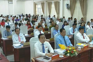 Cà Mau: Sau họp HĐND, cán bộ xuống ngay cơ sở giúp dân chống thiên tai