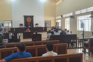 Đang xét xử 2 cựu giám đốc Sở Xây dựng Cà Mau 