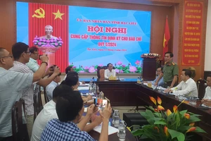 Công an nói về việc người vi phạm khai gian 'không có bằng lái' để né bị giam bằng 