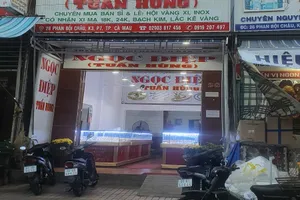 Vụ án Cựu chủ tịch Cà Mau đòi nhà: Cựu chủ tịch lại được gần 2,7 tỉ đồng