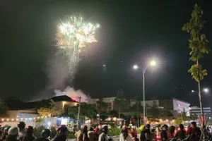 Cà Mau: Bắn pháo hoa mừng kỉ niệm 75 năm thành lập huyện Trần Văn Thời 