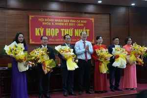 Hội đồng nhân dân tỉnh Cà Mau mới họp kiện toàn bộ máy mới