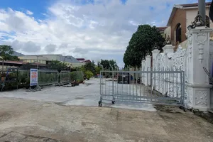 Bị phạt vì… đổ bê tông trên sân vườn