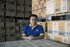 Doanh nhân Thái Lan Bancha Wyniarat muốn chia sẻ thị phần tương ớt ở Mỹ của Triệu phú gốc Việt David Trần