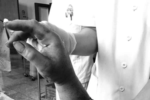 Nối thành công cánh tay đứt lìa 2 đoạn 