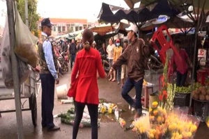 Dọa đánh cán bộ khi bị xử lý lấn chiếm vỉa hè