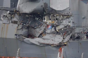 Vụ tàu chiến Mỹ đụng tàu hàng: 7 thủy thủ đã thiệt mạng