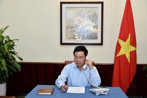 Phó Thủ tướng VN điện đàm với Ngoại trưởng Indonesia