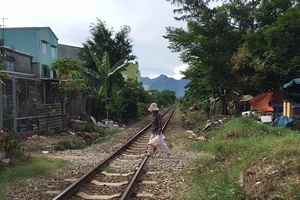 Không quan sát, 1 người đàn ông bị tàu đâm tử vong